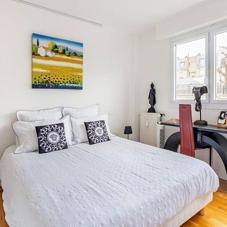 Private Bedrooms Near Eiffel Tower ปารีส ภายนอก รูปภาพ