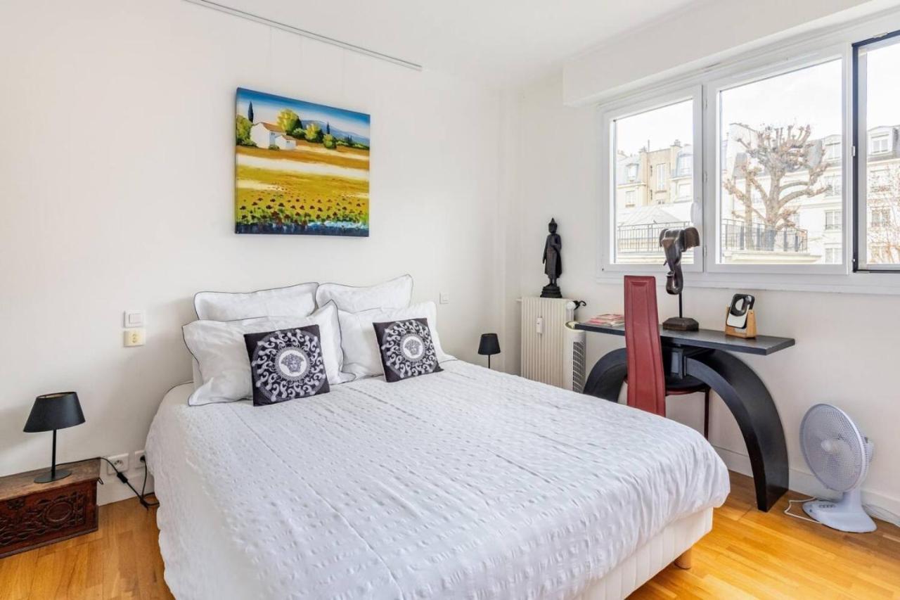 Private Bedrooms Near Eiffel Tower ปารีส ภายนอก รูปภาพ